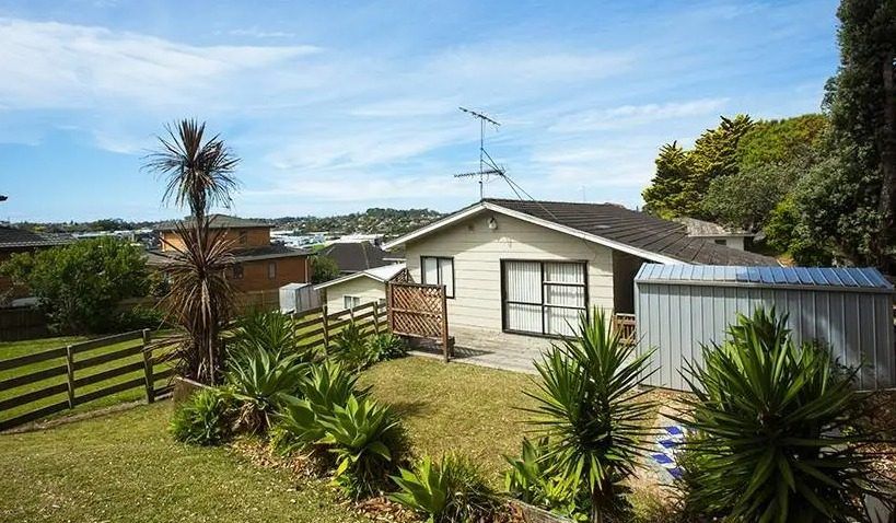  at 2/2 Woodall Place, Totara Vale, North Shore City, Auckland