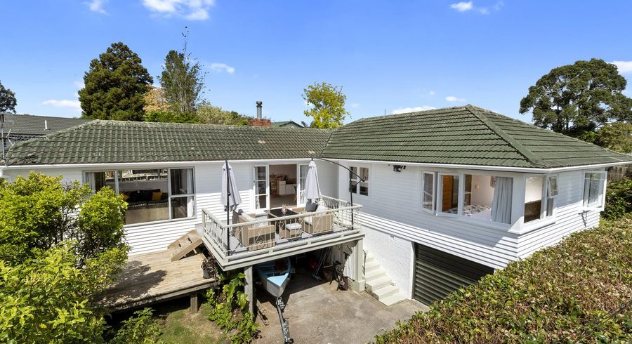  at 11 Winifred Avenue, Bayview, Auckland