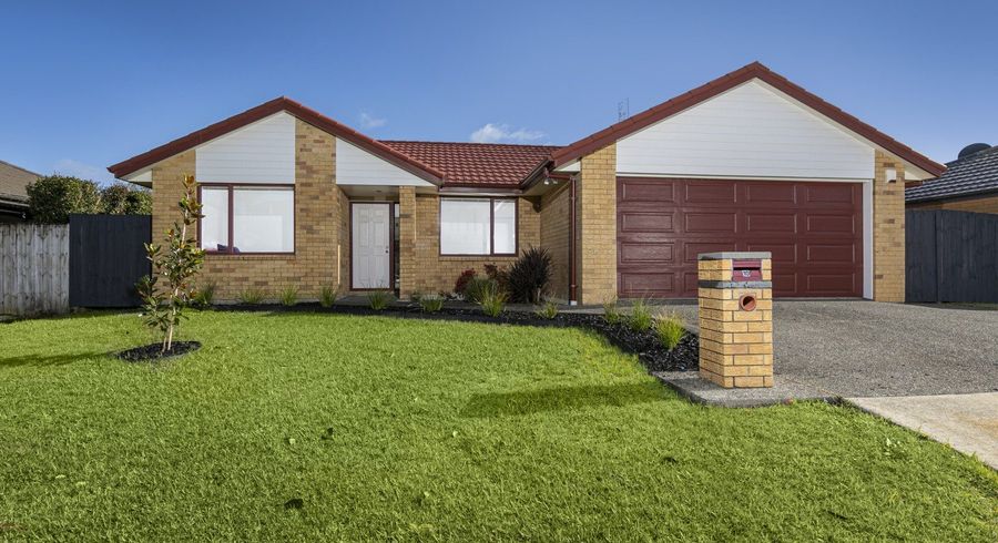  at 10 Marbella Crescent, Oteha, Auckland