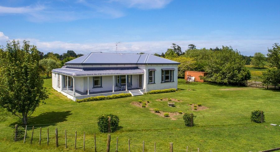  at 320 Glue Pot Road, Tauranga