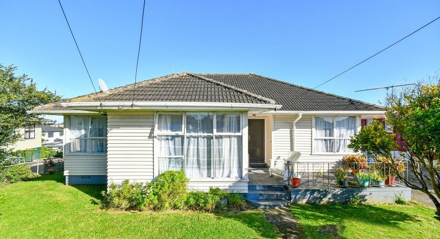  at 11 Doughty Place, Otara, Auckland