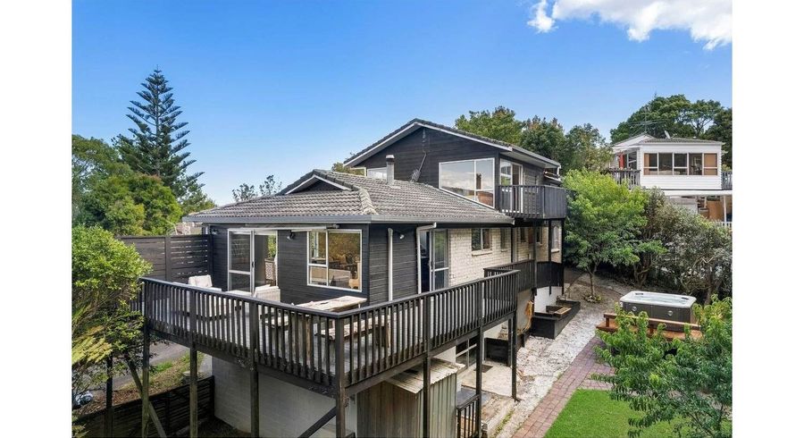  at 10 Shona Place, Henderson, Waitakere City, Auckland