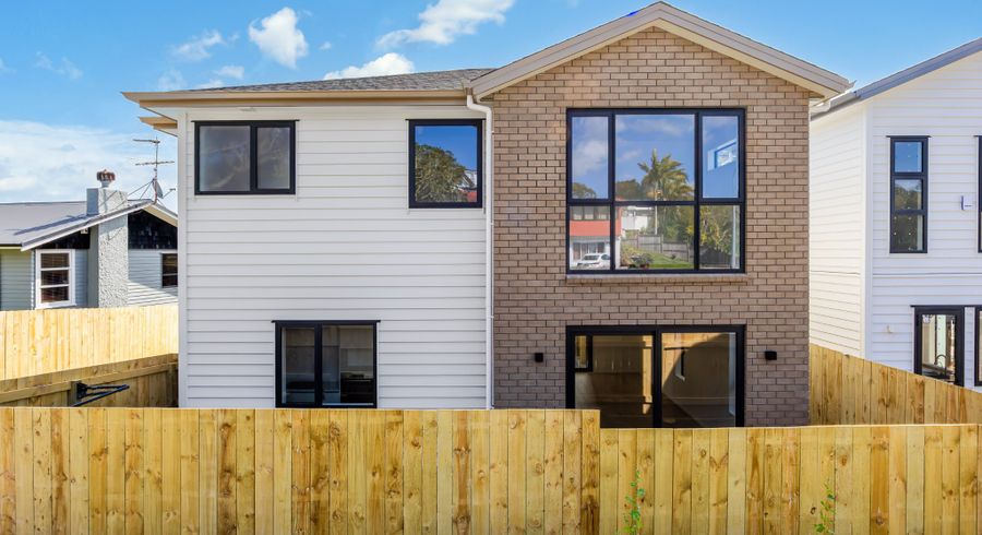  at 142 Moore Street, Hillcrest, North Shore City, Auckland