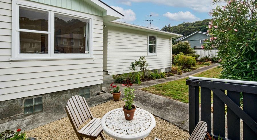  at 16 Clematis Grove, Maungaraki, Lower Hutt, Wellington