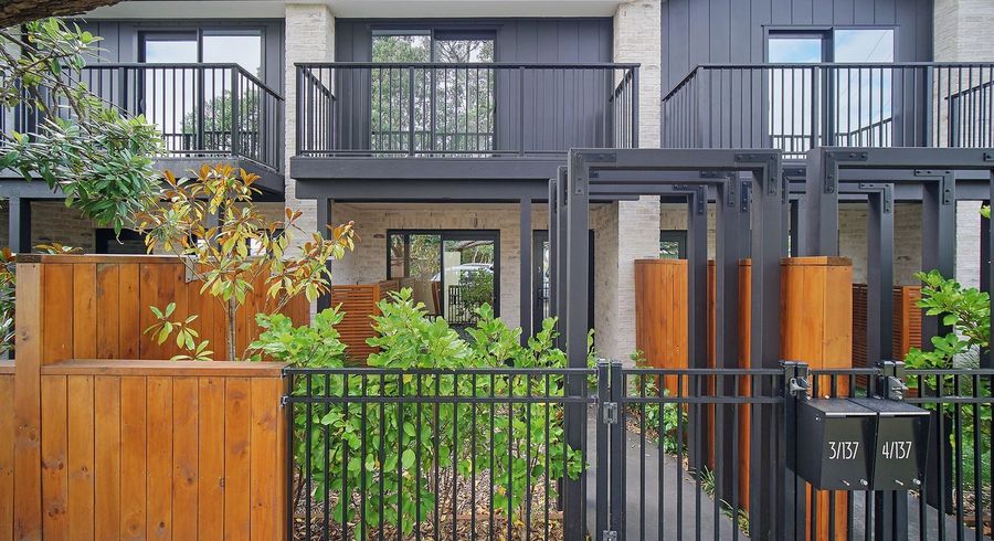  at 3/137 Tirimoana Road, Te Atatu South, Waitakere City, Auckland