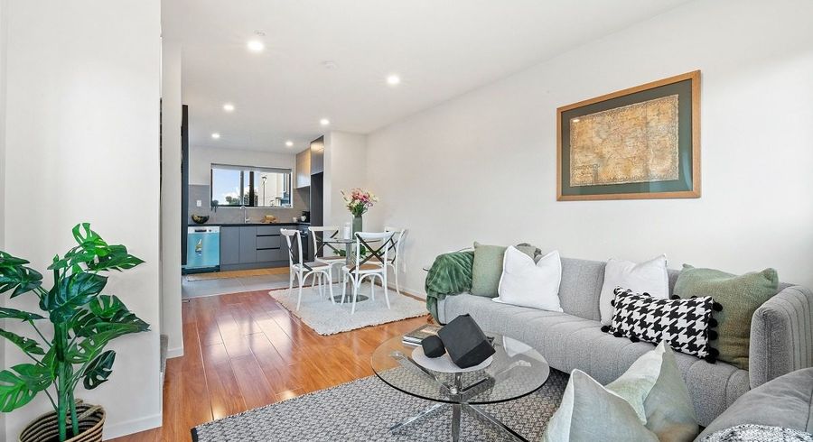  at 27 Red Arches Road, Henderson, Waitakere City, Auckland