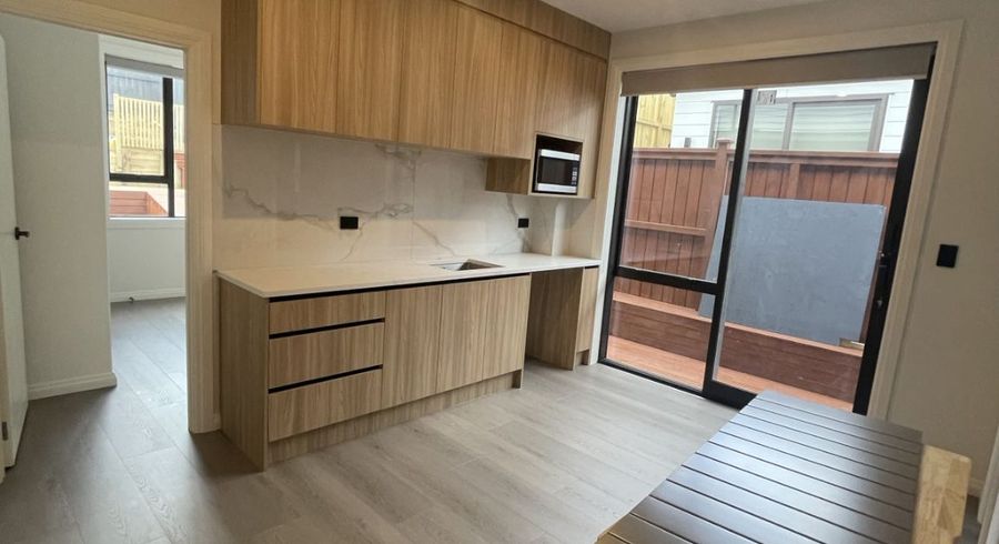  at 17 Ridgehill Rise, Flat Bush, Auckland