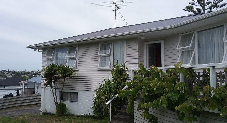  at 32 Bruce Road, Glenfield, North Shore City, Auckland