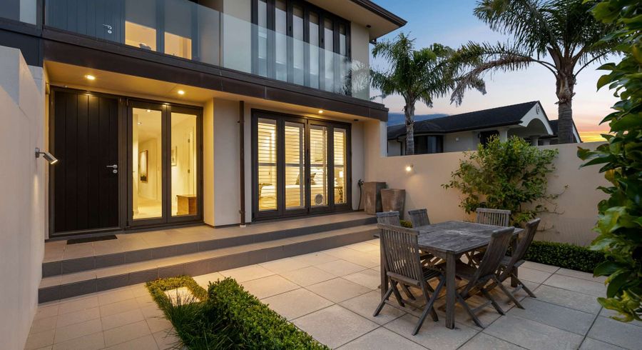  at 2/18 Tuhaere Street, Orakei, Auckland