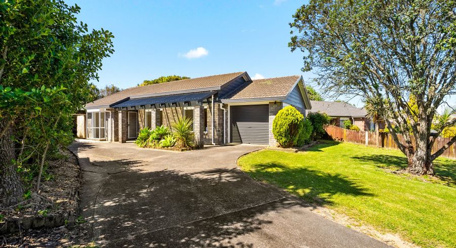  at 11 Randwick Place, Randwick Park, Manukau City, Auckland