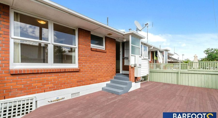  at 6/112 East Coast Road, Forrest Hill, North Shore City, Auckland