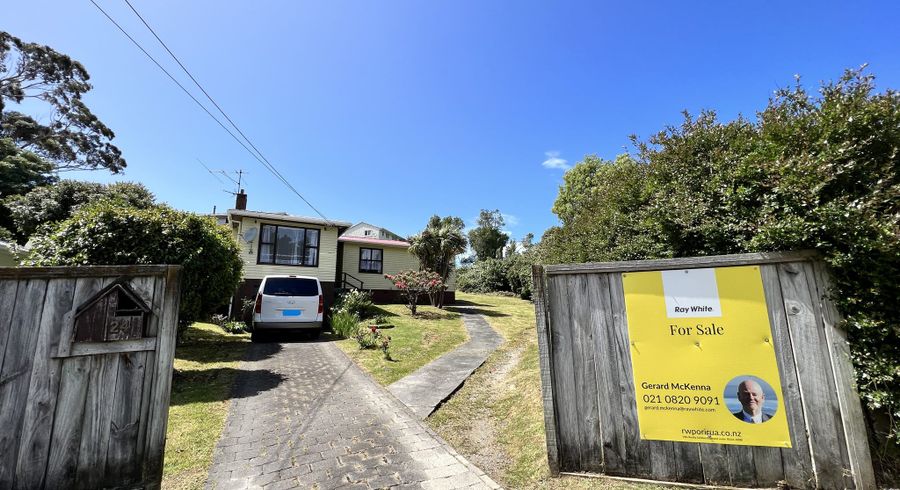  at 24 York Place, Cannons Creek, Porirua