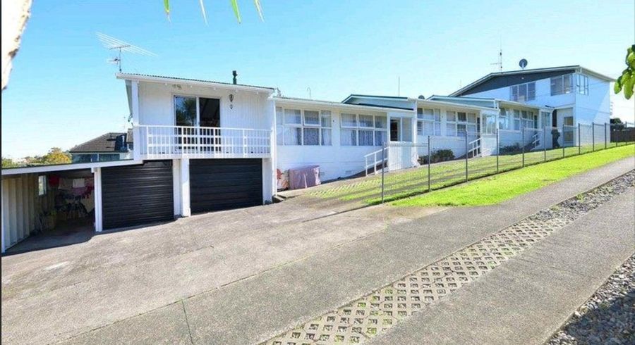  at 3/81 Pupuke Road, Hillcrest, North Shore City, Auckland
