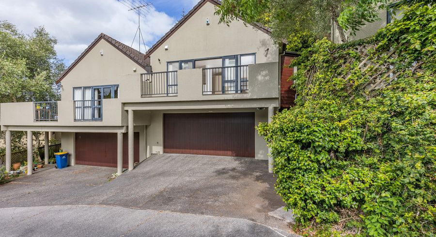  at 2/19 Langana Avenue, Browns Bay, Auckland