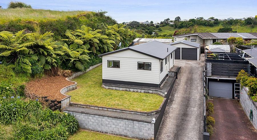  at 118 Riversdale Drive, Merrilands, New Plymouth