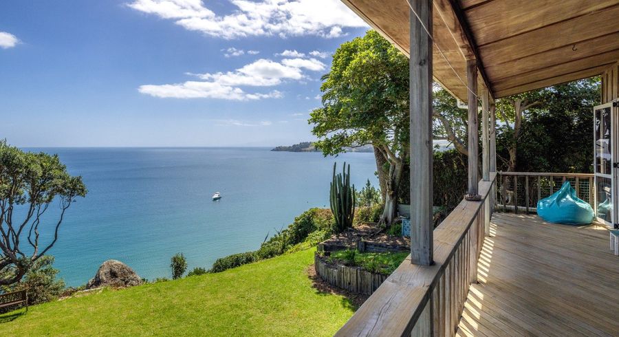 at 9 Pah Road, Onetangi, Waiheke Island, Auckland