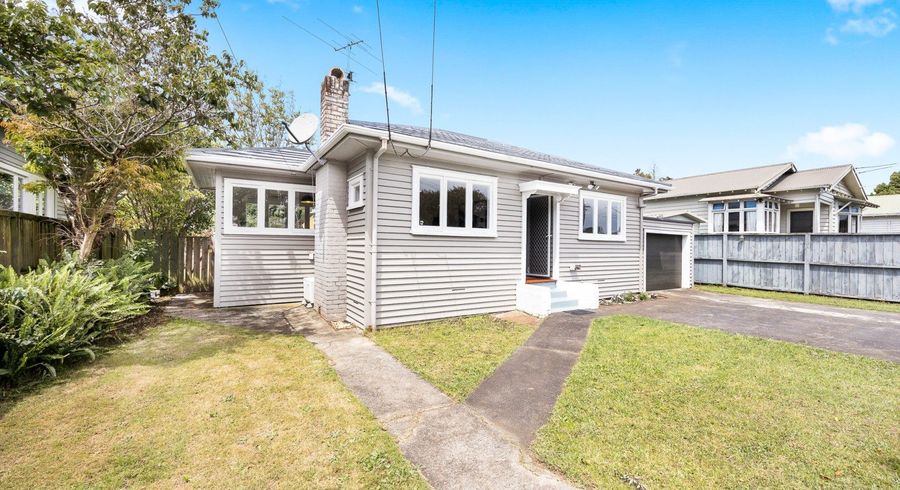  at 71 Renfrew Avenue, Sandringham, Auckland City, Auckland