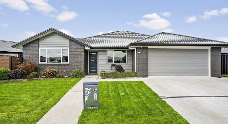  at 38 Buddle Road, Wallaceville, Upper Hutt