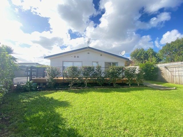  at 12A Fielding Crescent, Farm Cove, Manukau City, Auckland