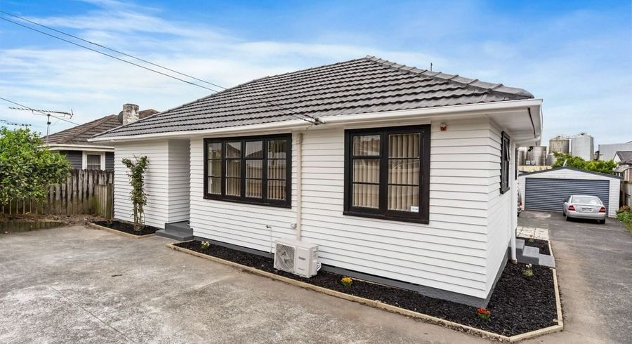 at 1/18 Plunket Avenue, Manukau Central, Auckland