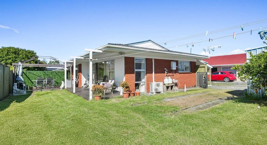  at 1/162 Pigeon Mountain Road, Half Moon Bay, Manukau City, Auckland