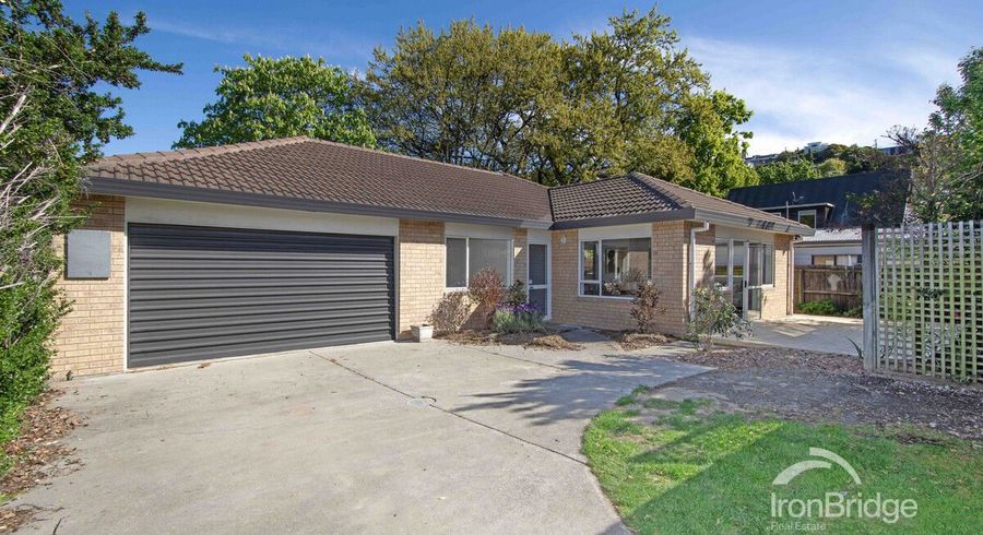  at 2/232 Centaurus Road, Saint Martins, Christchurch
