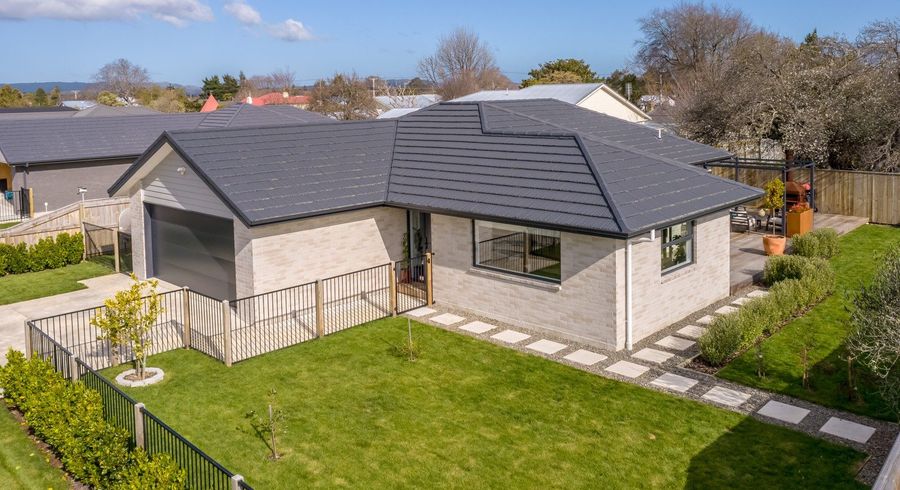  at 7 Kakariki Crescent, Carterton