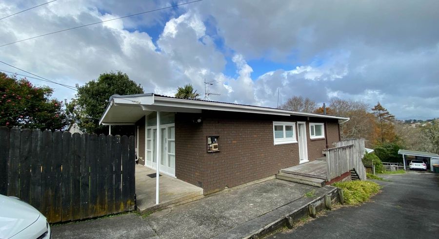  at 1/40 Edgeworth Road, Glenfield, Auckland