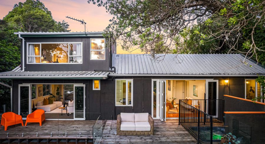  at 8 Arapito Road, Titirangi, Waitakere City, Auckland