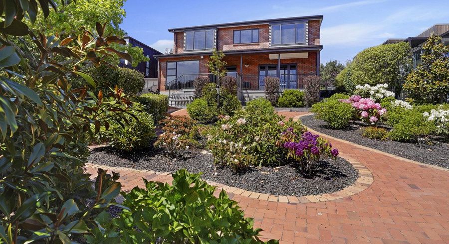  at 11 Hilltop Lane, Mount Pleasant, Christchurch City, Canterbury