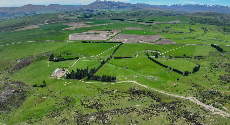  at 5582 Wedderburn-Becks Road and 755-971 Linnburn Runs Road, Oturehua, Central Otago, Otago