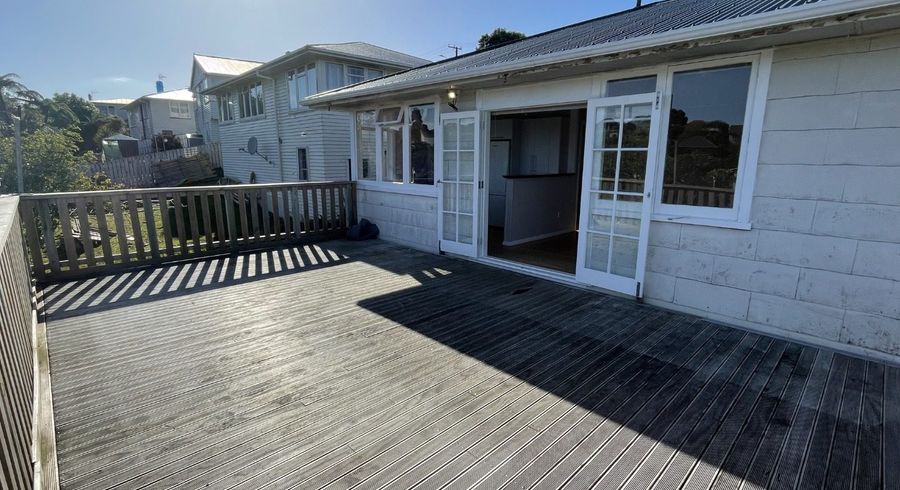  at 18 Parsons Street, Vogeltown, New Plymouth, Taranaki