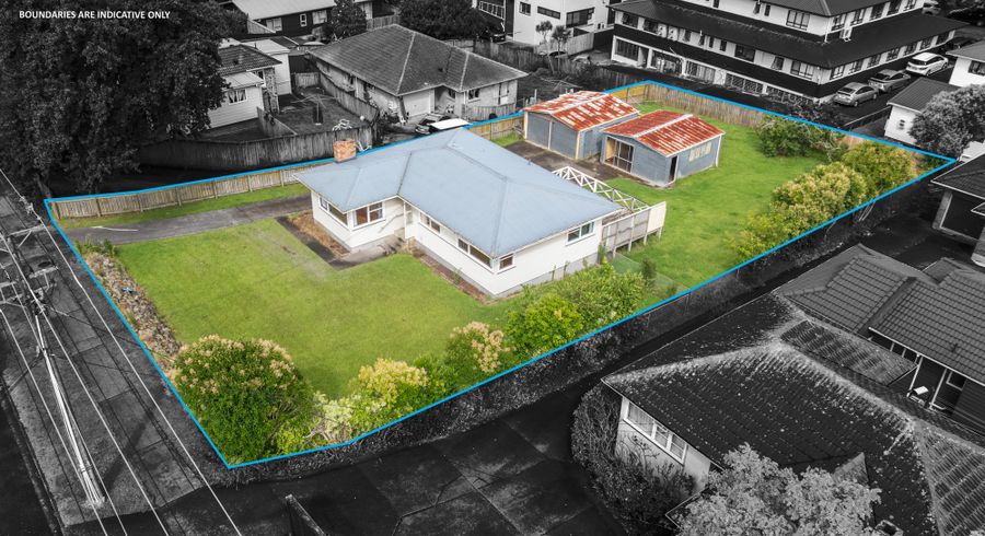  at 7 Newington Road, Henderson, Waitakere City, Auckland