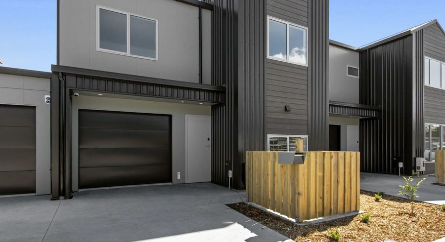  at 4 Selkirk Lane, Hamilton Lake, Hamilton, Waikato