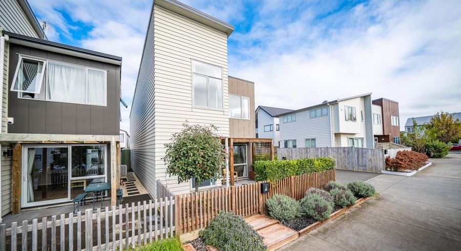  at 3 Tahingamanu Road, Hobsonville, Waitakere City, Auckland