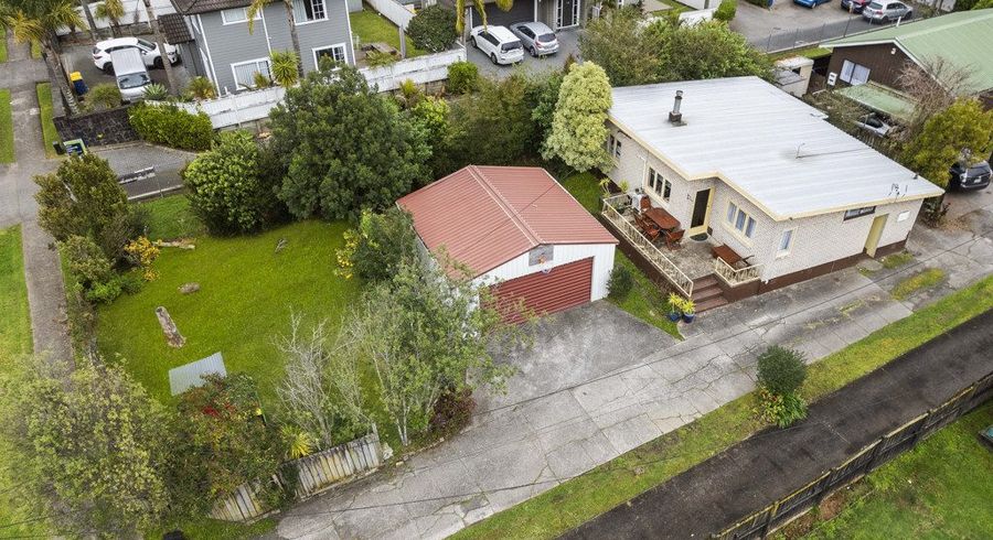  at 1/15 Forest Hill Road, Henderson, Auckland