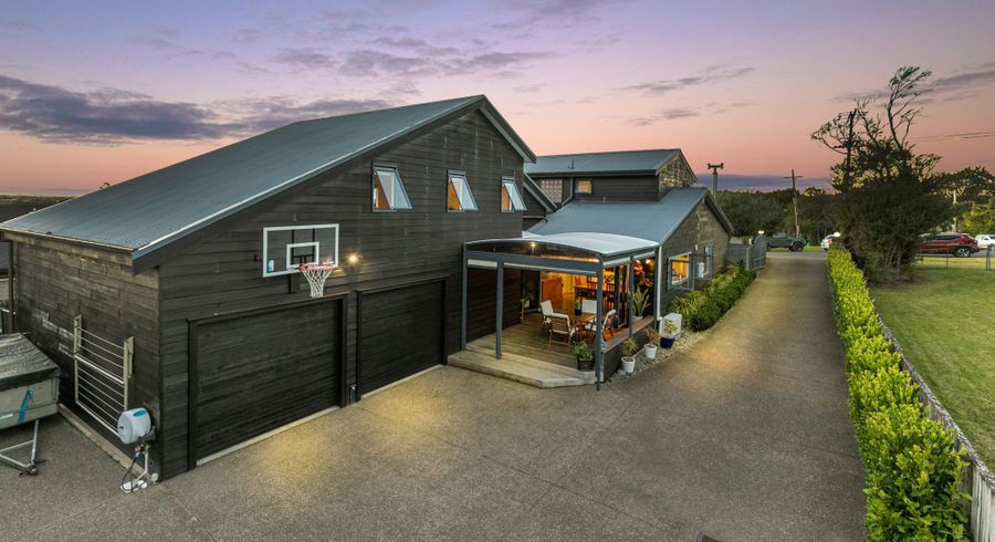  at 4 Traffic Road, Greenhithe, Auckland