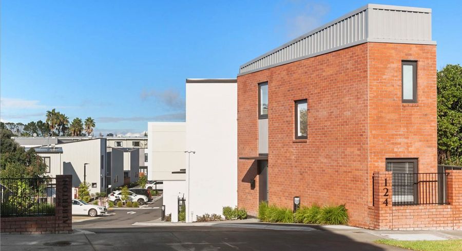  at 18/124 Taylors Road, Mount Albert, Auckland City, Auckland