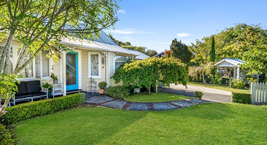  at 6 Gibson Street, Aramoho, Whanganui, Manawatu / Whanganui