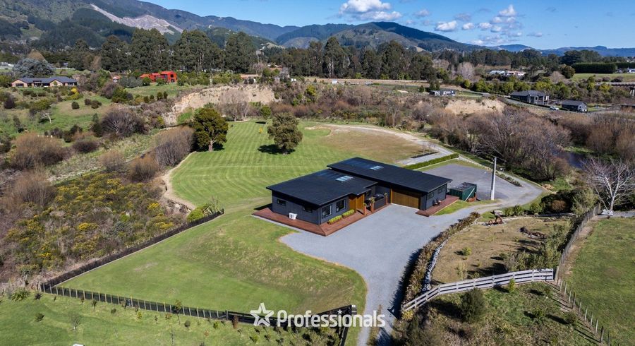  at 49 Mount Marua Drive, Maymorn, Upper Hutt, Wellington
