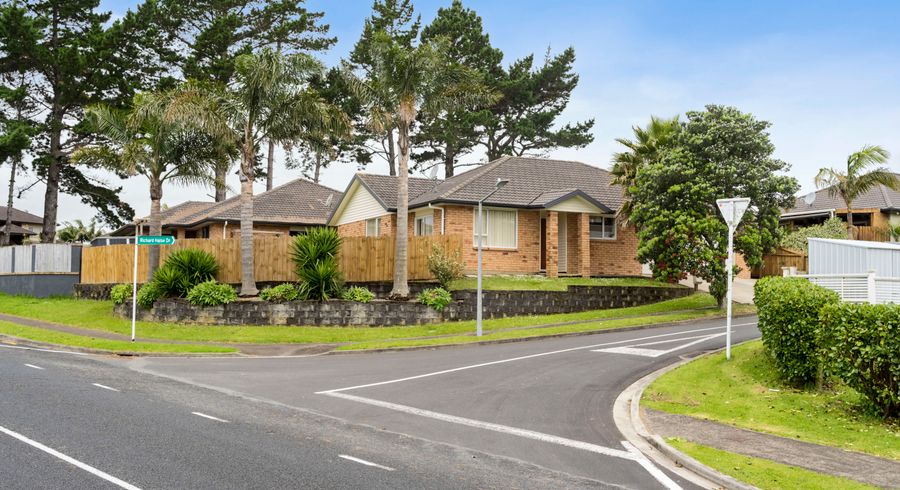  at 2 Richard Halse Drive, Manurewa, Auckland