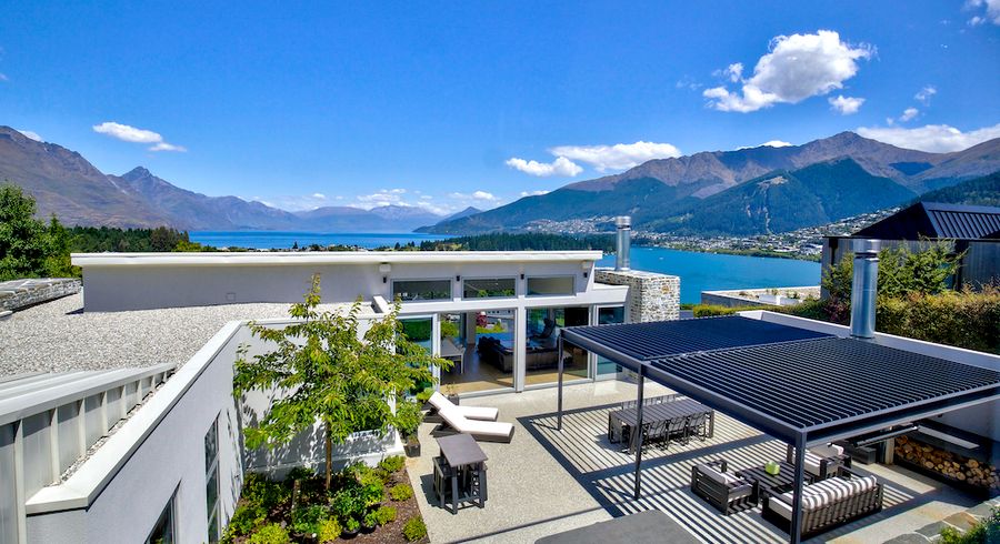  at 9 Garland Terrace, Kelvin Heights, Queenstown