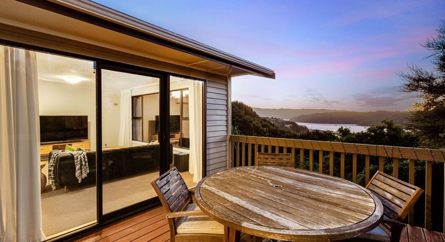  at 4 Kahu Road, Paremata, Porirua, Wellington