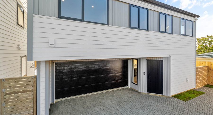  at 8D Deuxberry Avenue, Northcote, North Shore City, Auckland