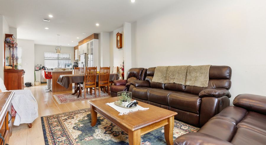  at 15 Rosewell Crescent, Flat Bush, Auckland