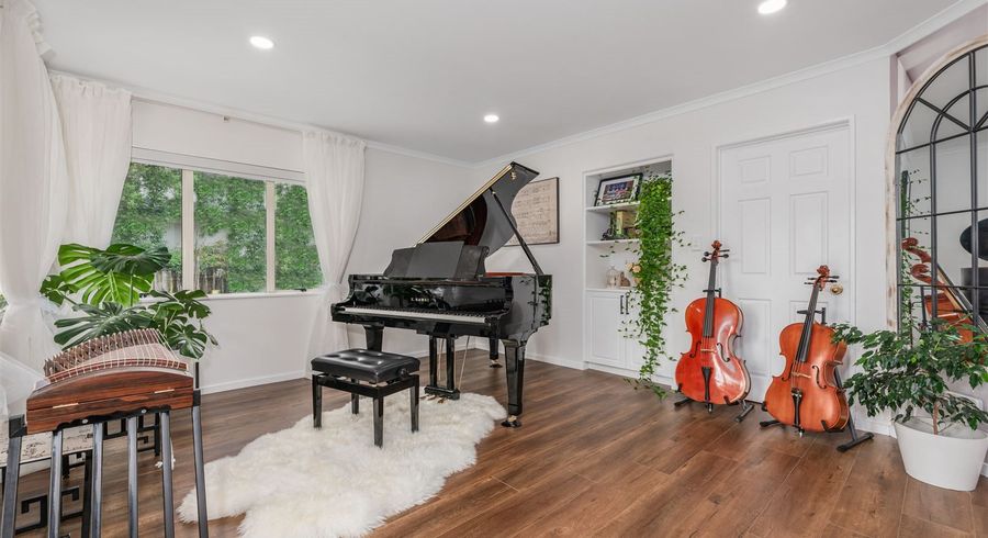  at 35 Picasso Drive, West Harbour, Auckland