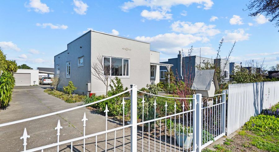  at 1013 Willowpark Road North, Mayfair, Hastings