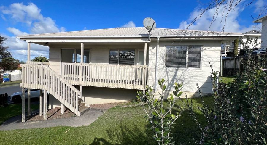  at 1/32 Elizabeth Drive, West Harbour, Waitakere City, Auckland