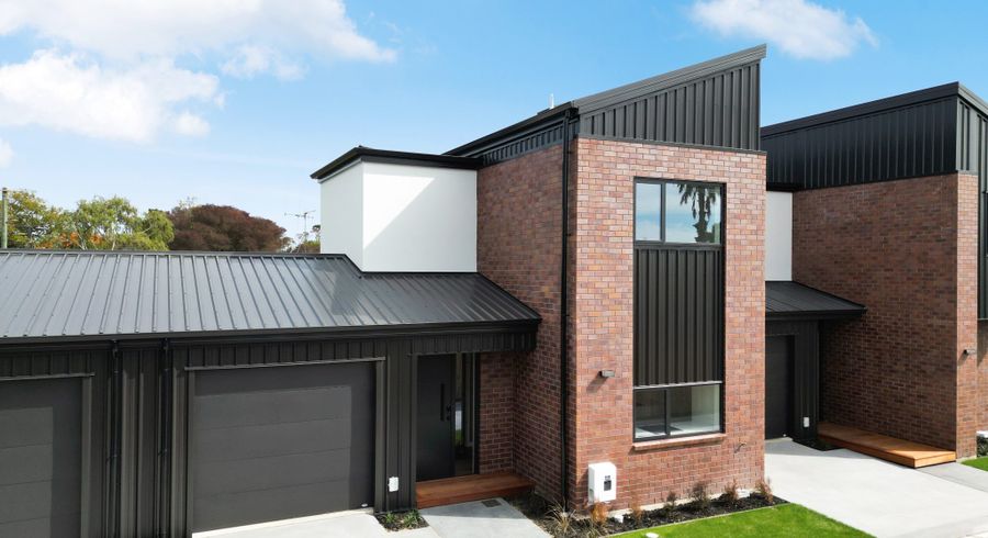  at 2/13 Pulham Crescent, Queenwood, Hamilton, Waikato