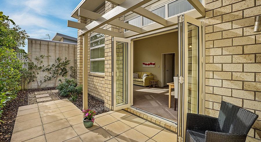  at 2/43 Main Road, Redcliffs, Christchurch City, Canterbury
